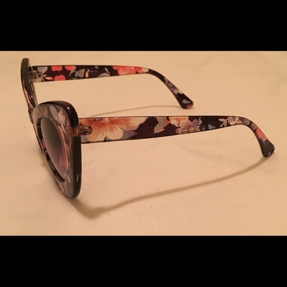 New cat eye sunglasses - Picture 3 of 3